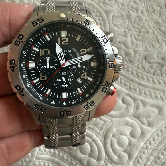 Náutica Watch ,Water resistant 100 mts .N19508G.Very beautiful and like new - Picture 2 of 3